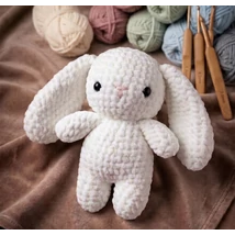 Horgolt plüss nyuszi