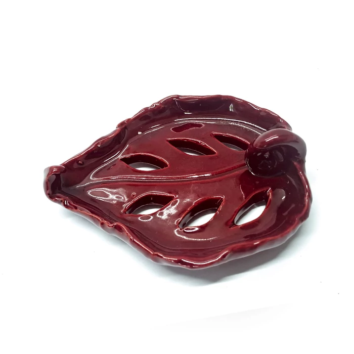 Bordó levél kerámia szappantartó