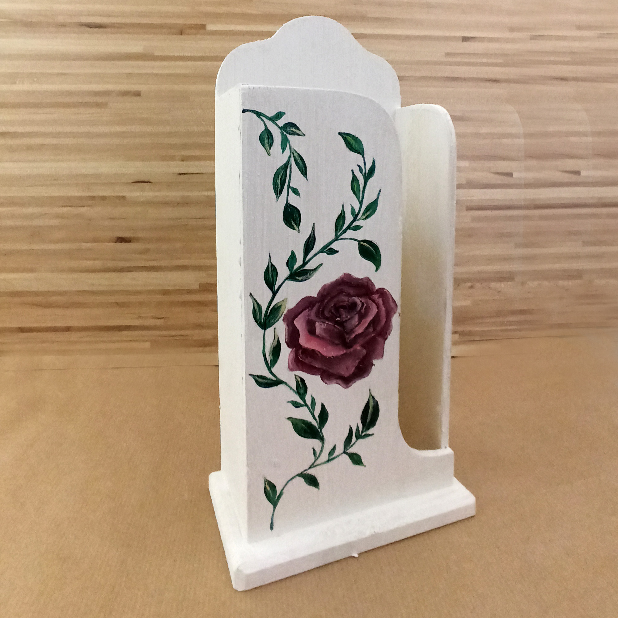 Kézműves fa papírzsebkendőtartó kézzel festett mintával - lila rózsa